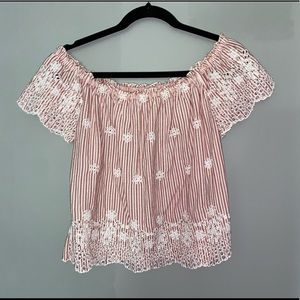 Off the shoulder Hollister Top